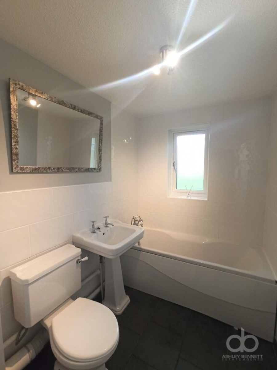 Images for Porter Close, Grays, RM20