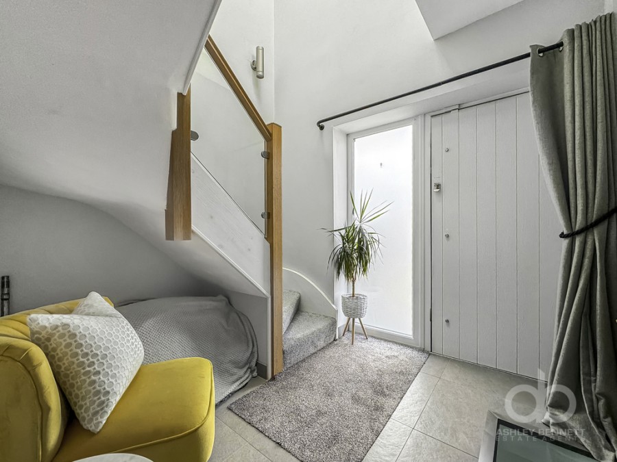 Images for Hogg Lane, Grays, RM17 5QT