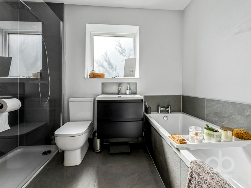 Images for Hogg Lane, Grays, RM17 5QT