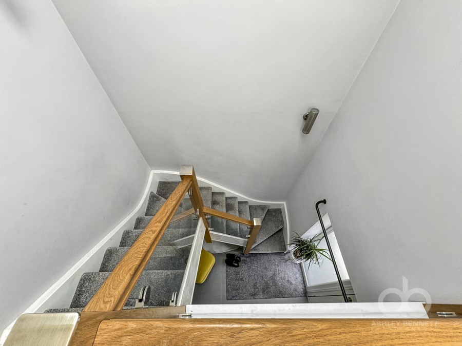 Images for Hogg Lane, Grays, RM17 5QT