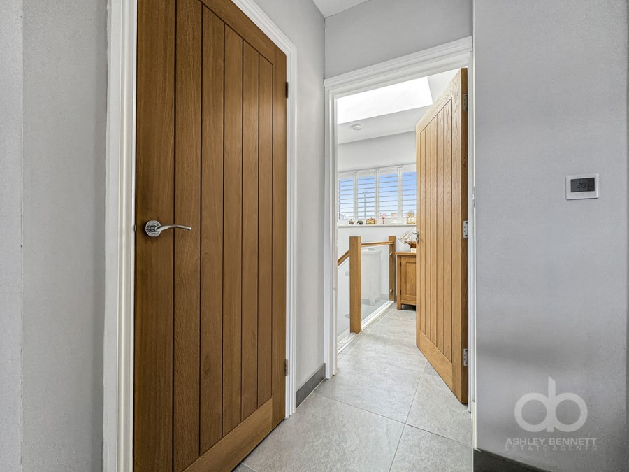 Images for Hogg Lane, Grays, RM17 5QT