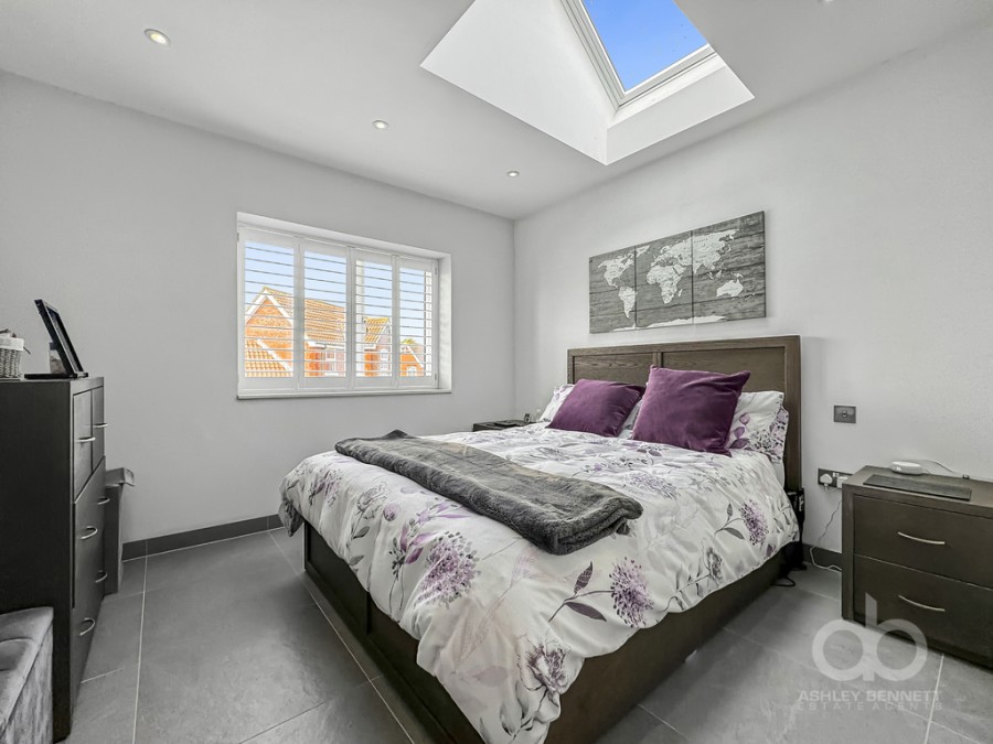 Images for Hogg Lane, Grays, RM17 5QT