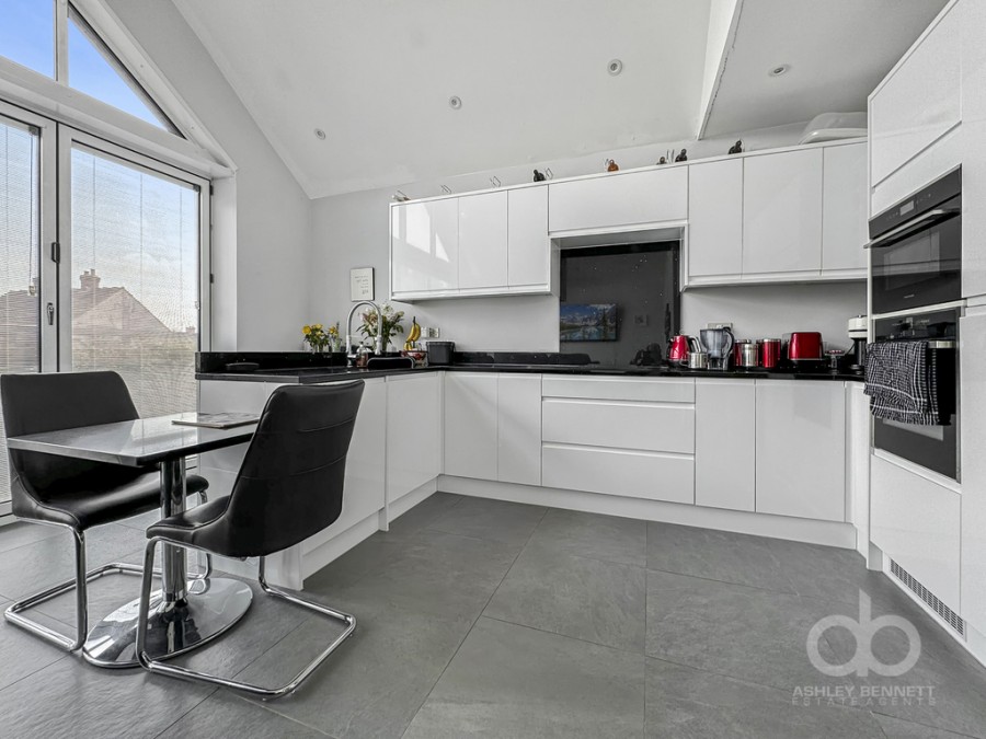 Images for Hogg Lane, Grays, RM17 5QT