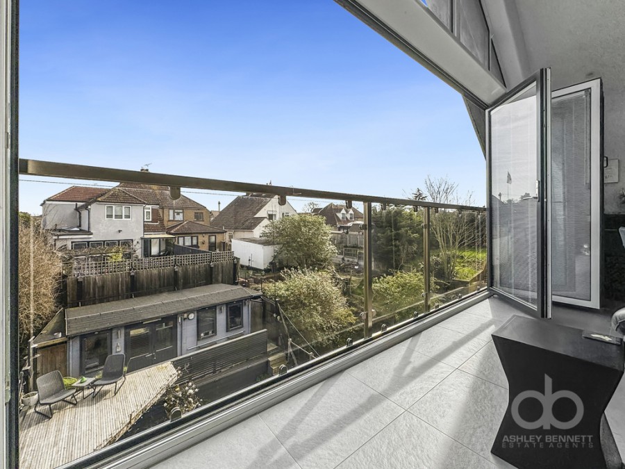 Images for Hogg Lane, Grays, RM17 5QT