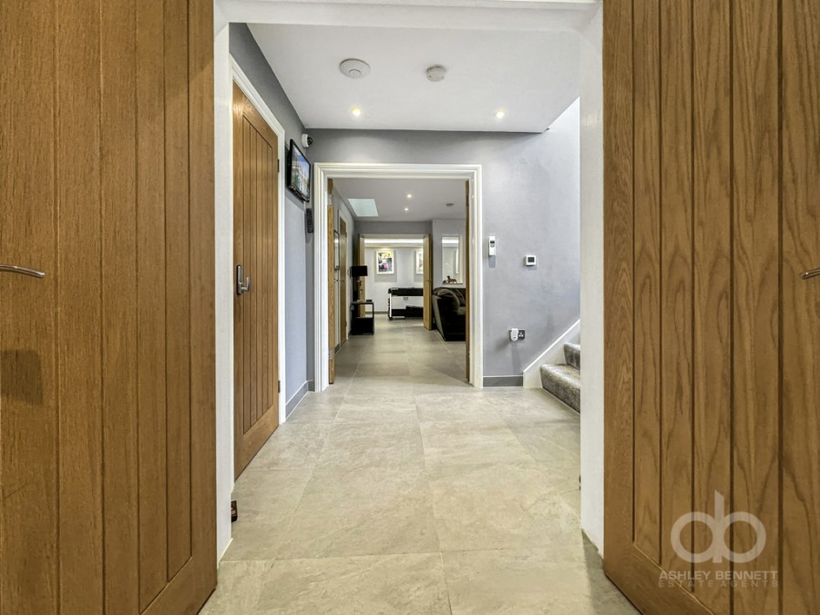 Images for Hogg Lane, Grays, RM17 5QT