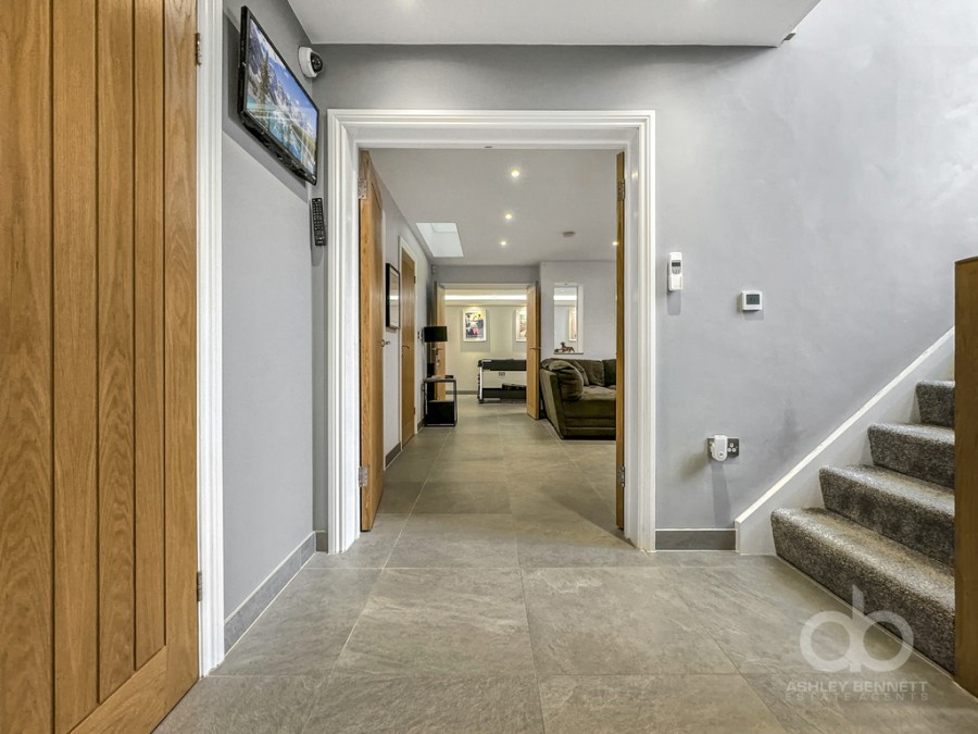 Images for Hogg Lane, Grays, RM17 5QT