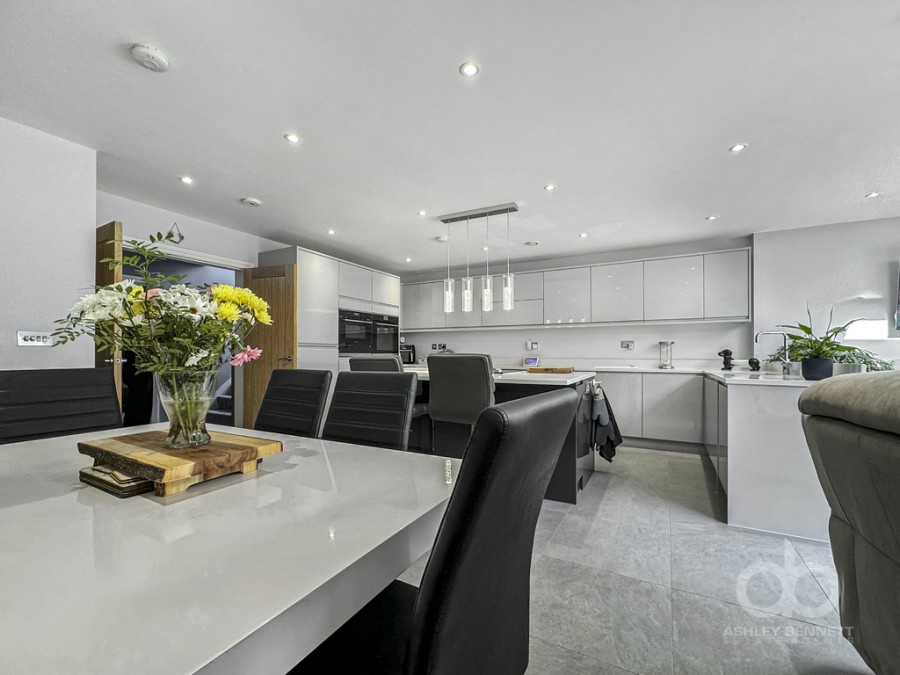 Images for Hogg Lane, Grays, RM17 5QT