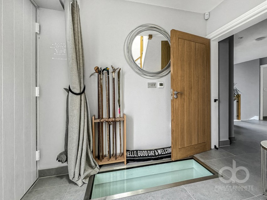Images for Hogg Lane, Grays, RM17 5QT