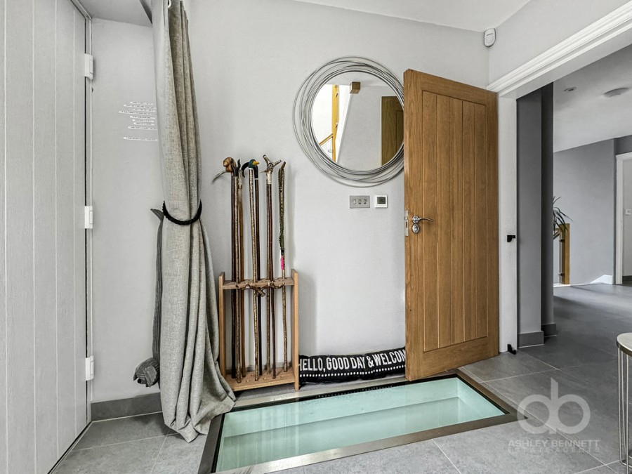 Images for Hogg Lane, Grays, RM17 5QT