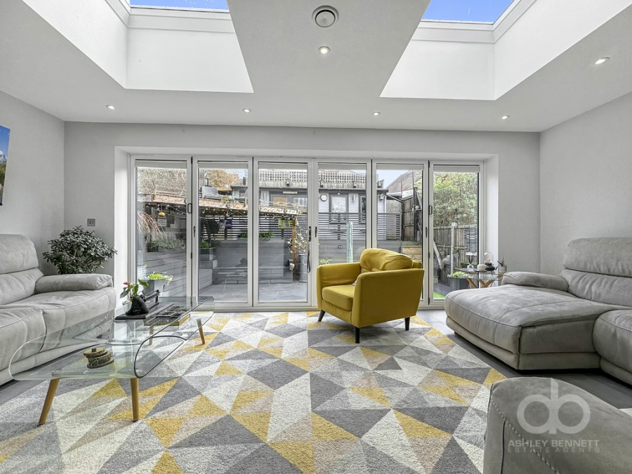 Images for Hogg Lane, Grays, RM17 5QT
