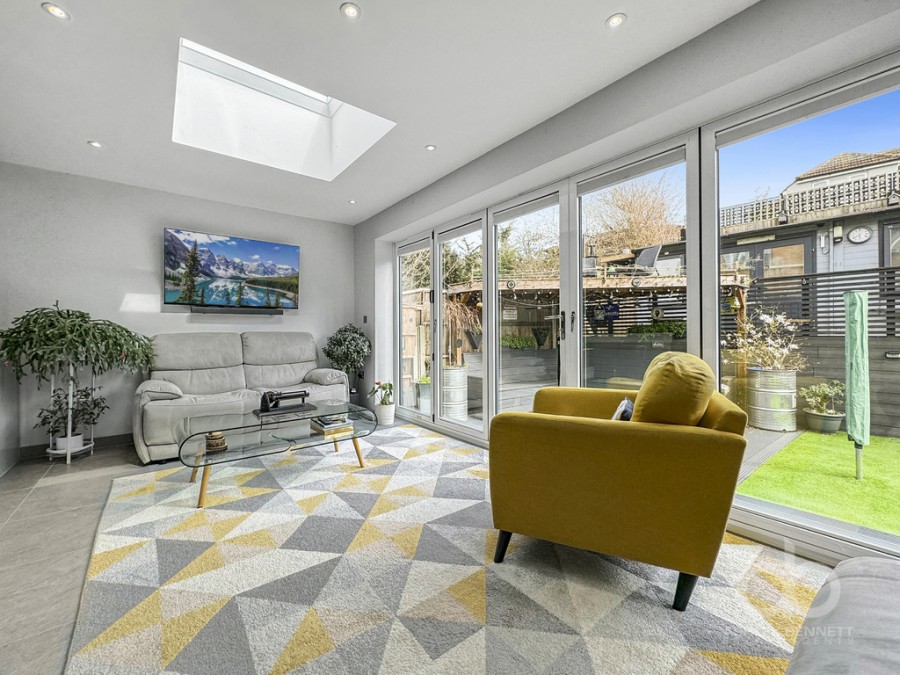 Images for Hogg Lane, Grays, RM17 5QT