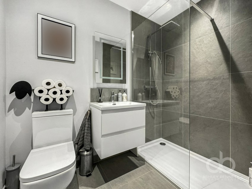 Images for Hogg Lane, Grays, RM17 5QT