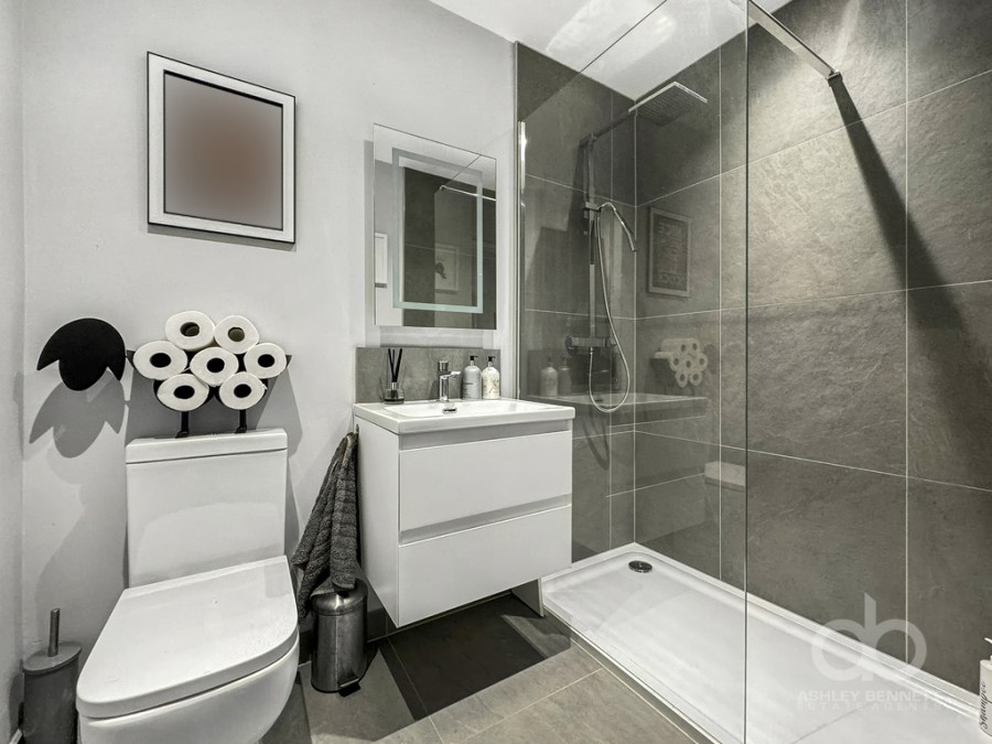 Images for Hogg Lane, Grays, RM17 5QT