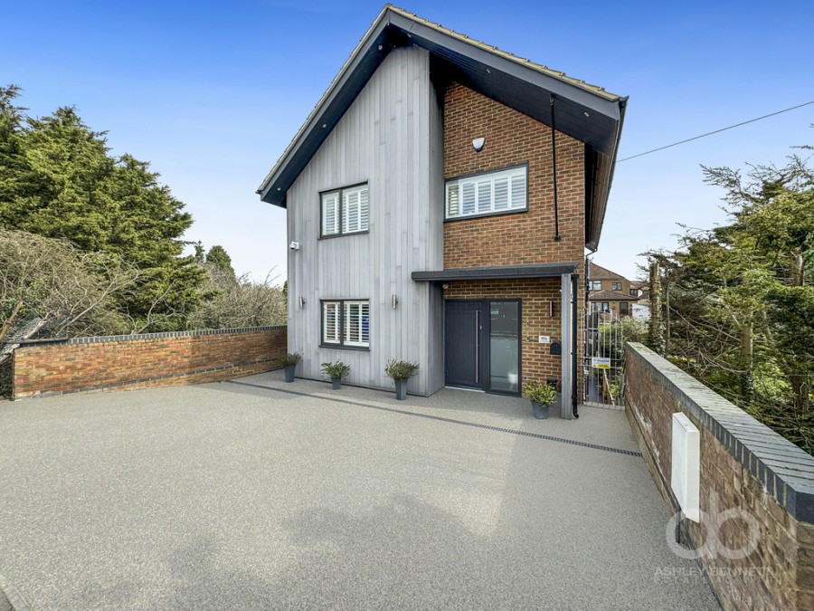 Images for Hogg Lane, Grays, RM17 5QT