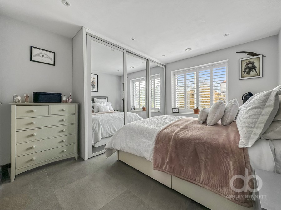 Images for Hogg Lane, Grays, RM17 5QT