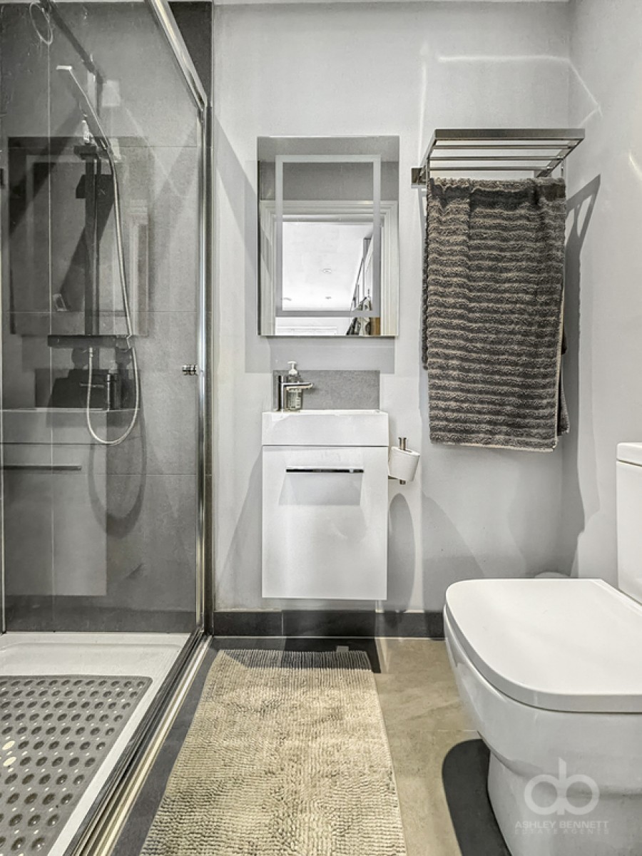 Images for Hogg Lane, Grays, RM17 5QT