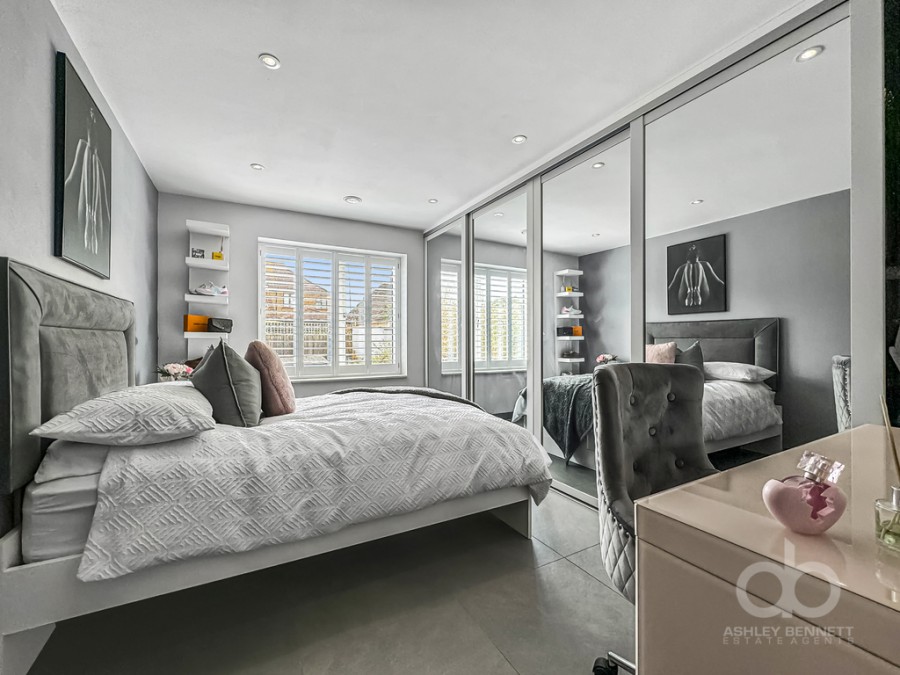 Images for Hogg Lane, Grays, RM17 5QT