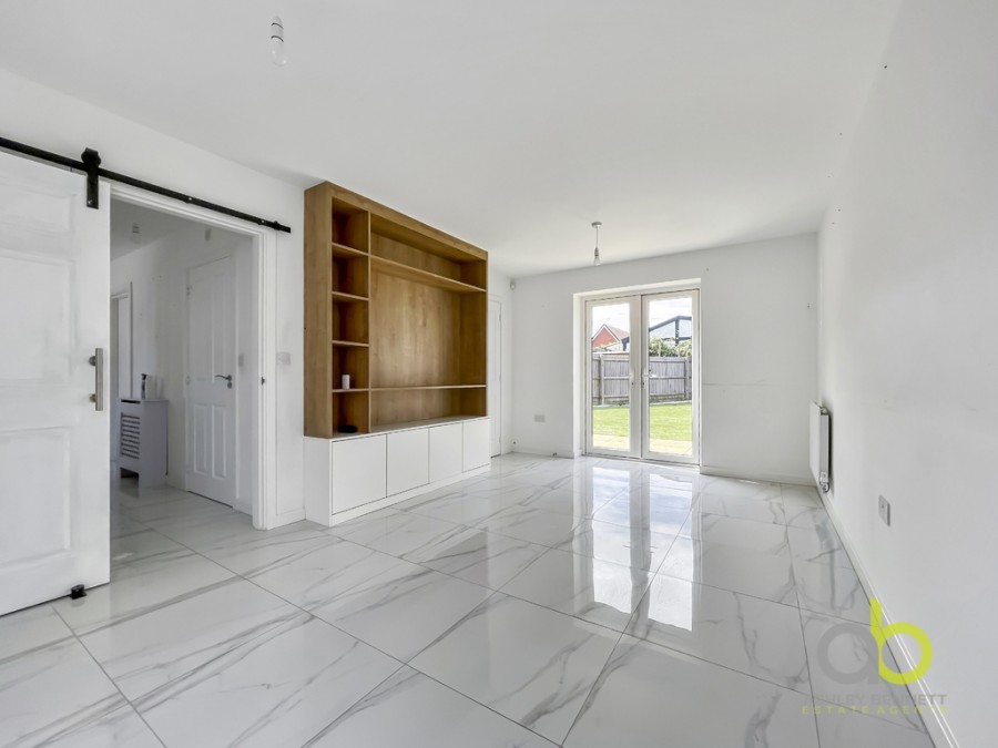 Images for Heathland Way, Grays, RM16 2DF