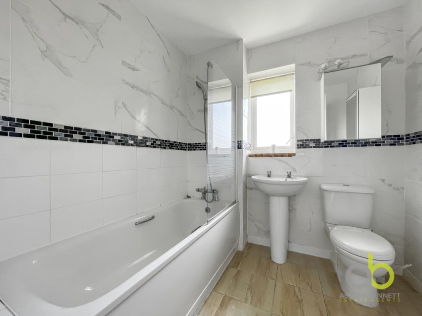 Images for Heathland Way, Grays, RM16 2DF