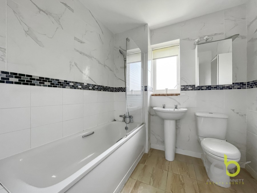Images for Heathland Way, Grays, RM16 2DF