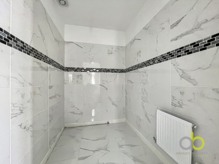 Images for Heathland Way, Grays, RM16 2DF