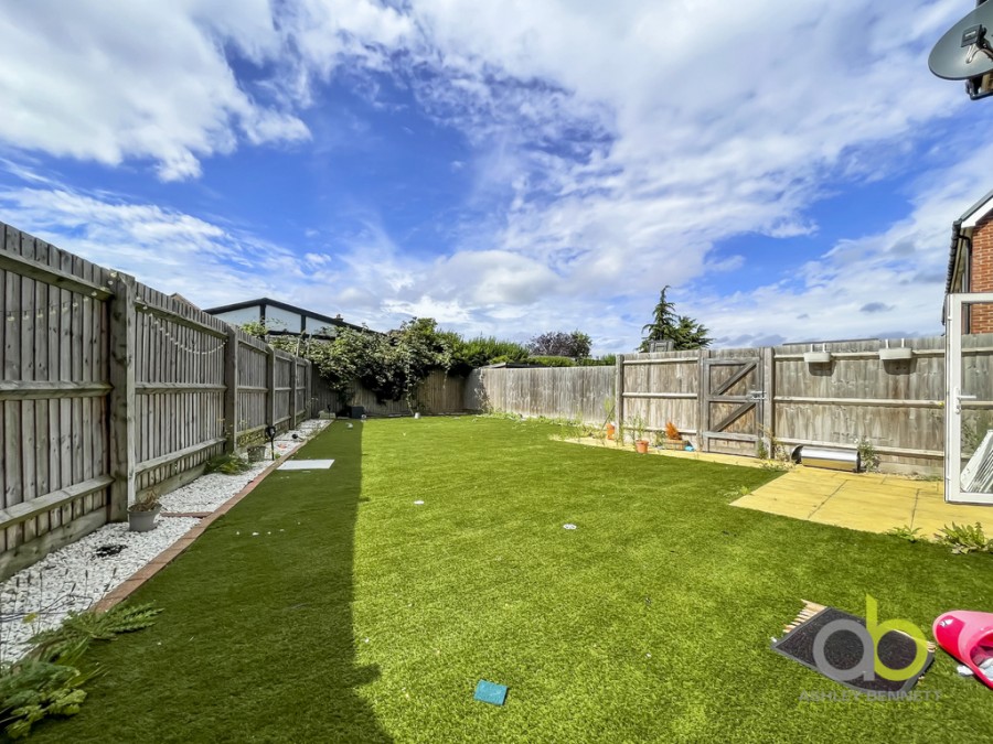 Images for Heathland Way, Grays, RM16 2DF