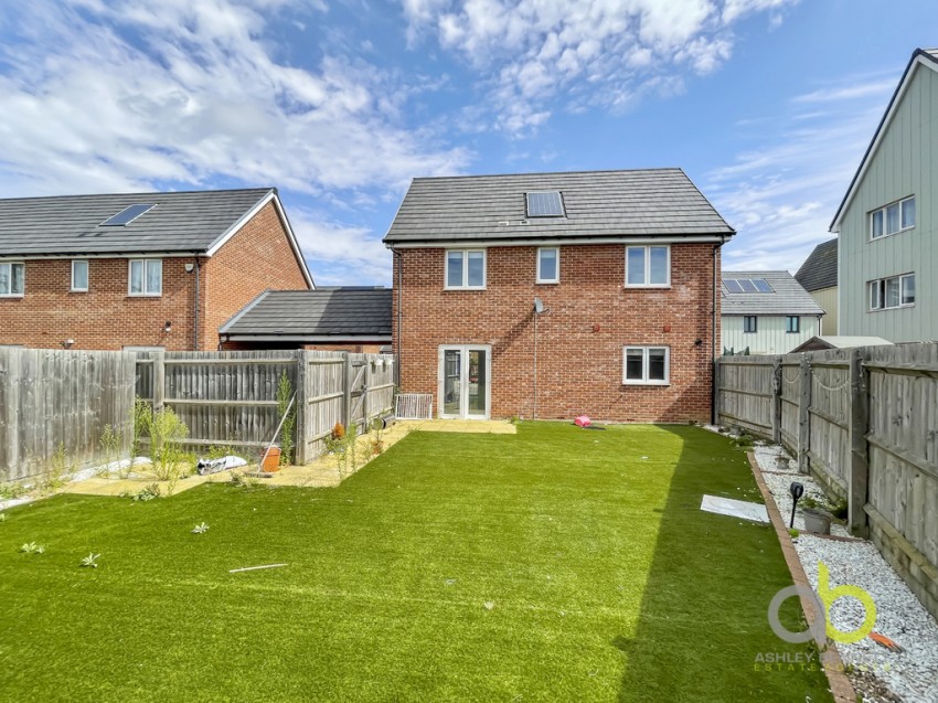 Images for Heathland Way, Grays, RM16 2DF