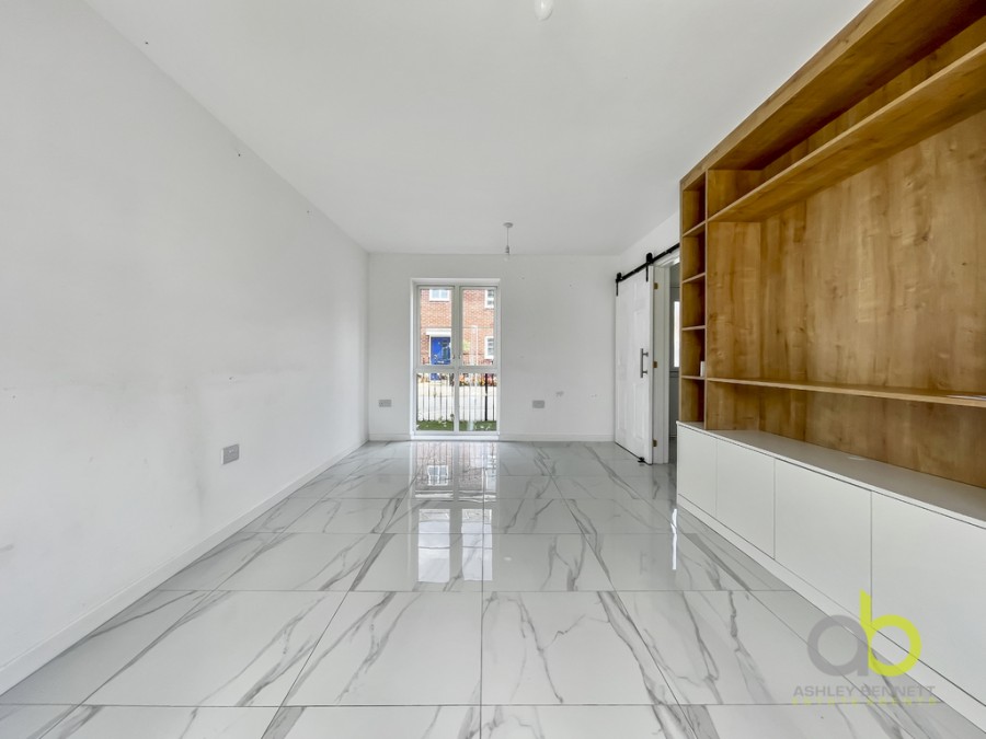 Images for Heathland Way, Grays, RM16 2DF