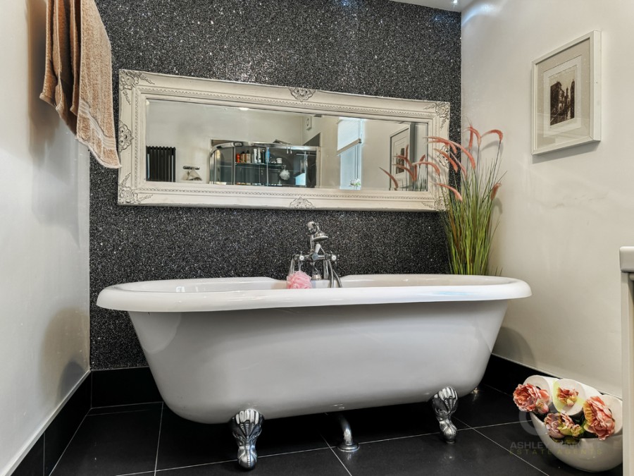 Images for Long Lane, North Grays