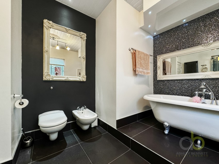 Images for Long Lane, North Grays