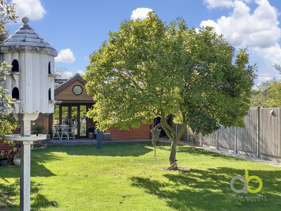 Images for Long Lane, North Grays