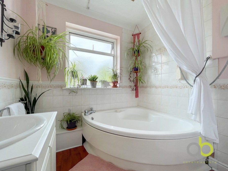 Images for Ward Avenue, Grays, RM17 5RE