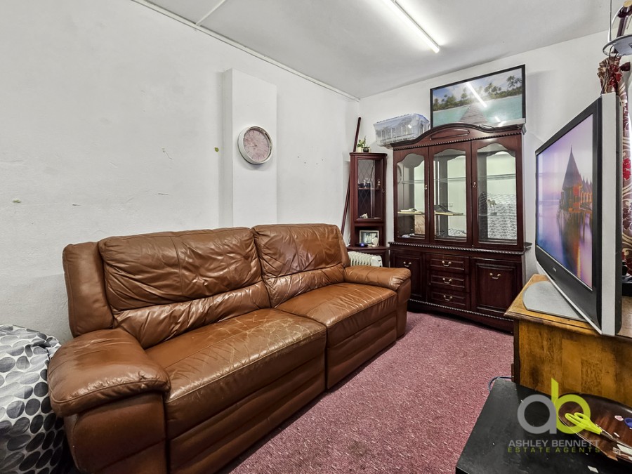 Images for Kingston Parade, Hathaway Road, Grays, RM17 5LG