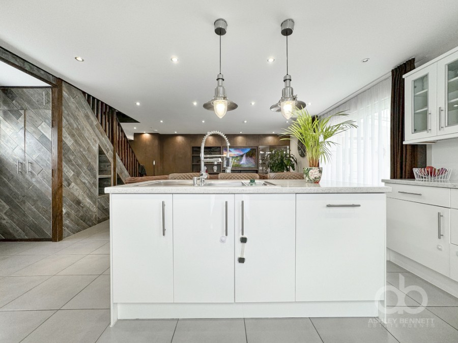Images for Prince Phillip Avenue, Grays, RM16 2BT