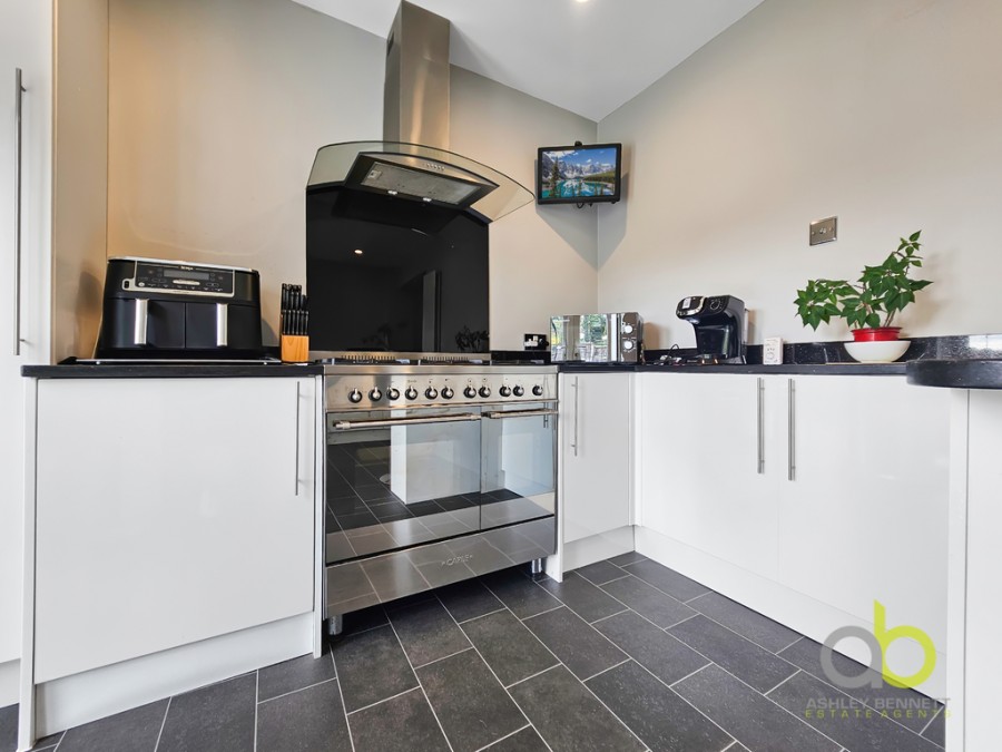 Images for Ward Avenue, Grays