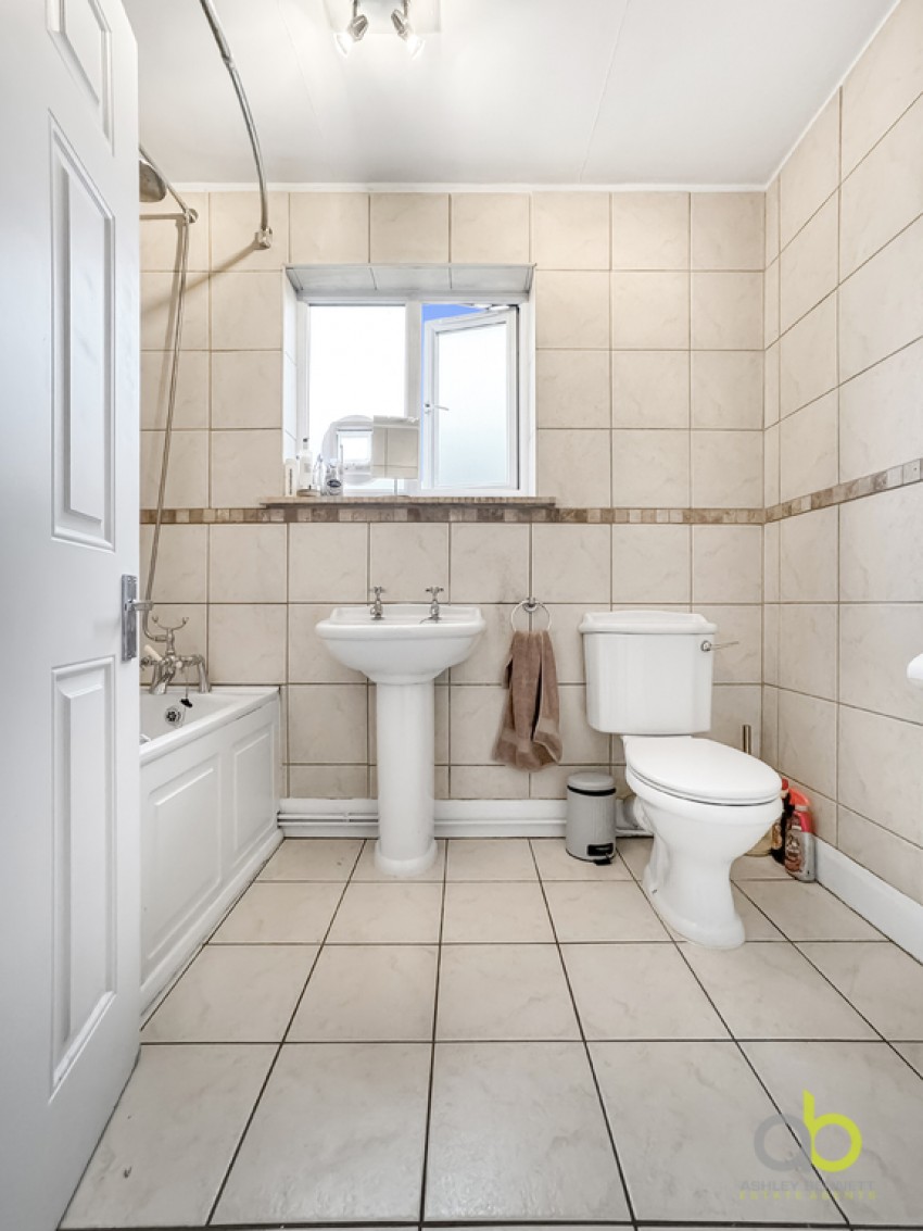 Images for Leasway, Grays, RM16 2HD