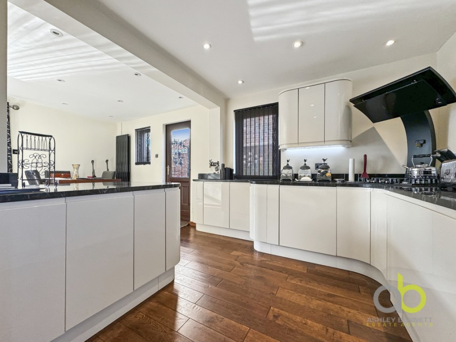 Images for Prince Phillip Avenue, Grays, RM16 2BS