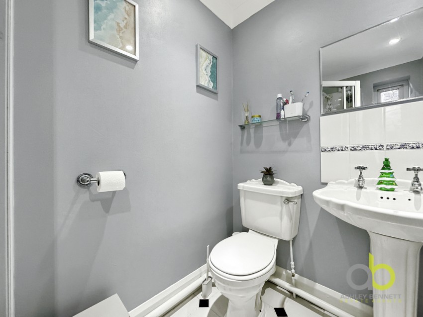 Images for Meadow Road, Grays, RM16 2ET
