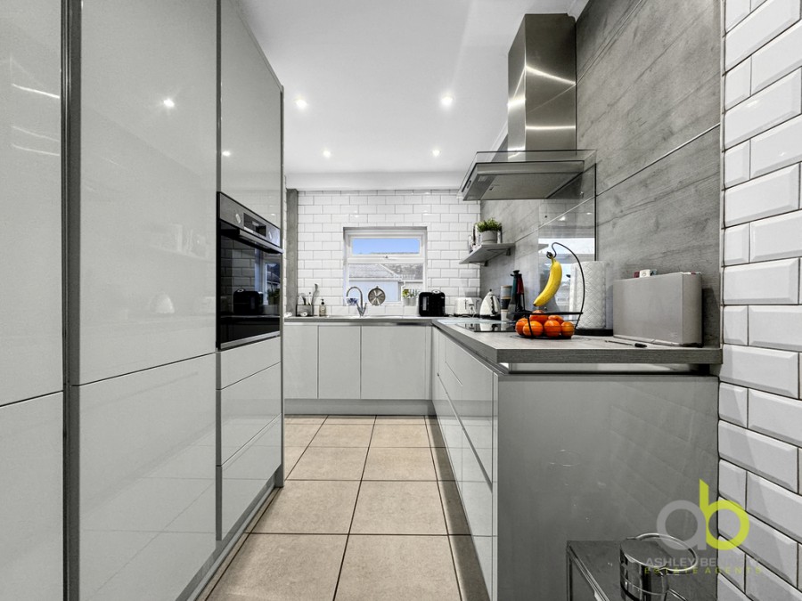 Images for Meadow Road, Grays, RM16 2ET