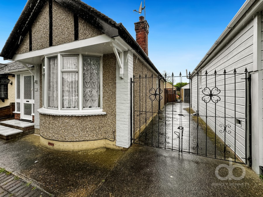 Images for Chestnut Avenue, North Grays