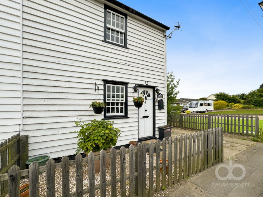 Images for Paynes Cottages, High Road, Fobbing, Stanford-le-Hope, SS17 9JQ