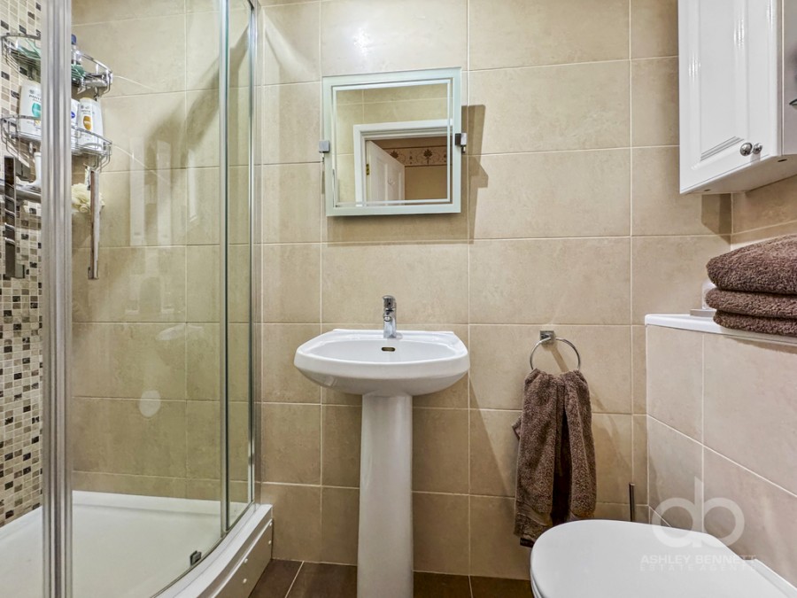 Images for Waverley Gardens, Grays, RM16 2TJ