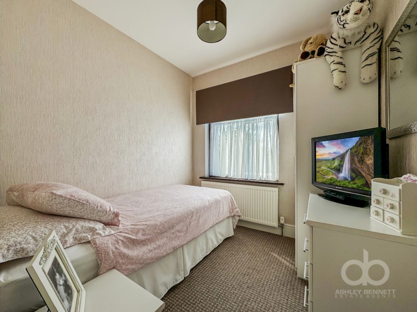 Images for Waverley Gardens, Grays, RM16 2TJ