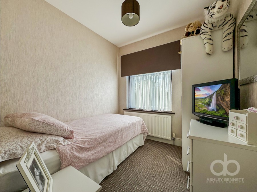 Images for Waverley Gardens, Grays, RM16 2TJ