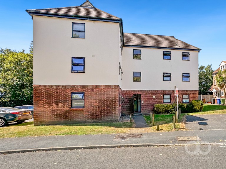 View Full Details for Chapel Close, Grays, Essex