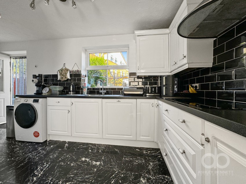 Images for Newburgh Road, Grays, RM17 6UG