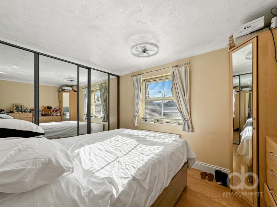 Images for Newburgh Road, Grays, RM17 6UG