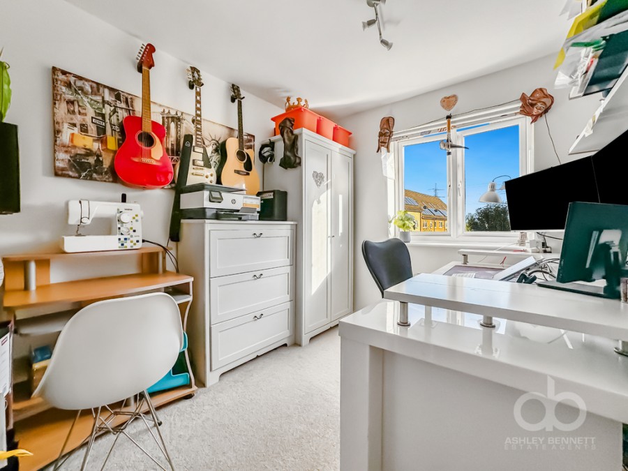 Images for Fox Field Close, West Thurrock, RM20 3AQ