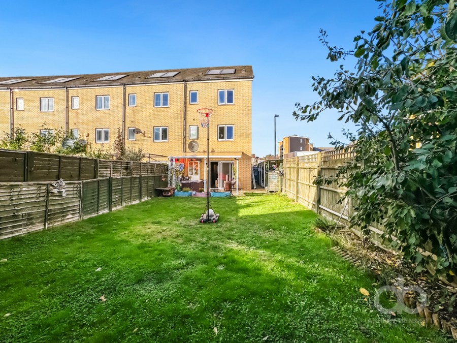 Images for Fox Field Close, West Thurrock, RM20 3AQ