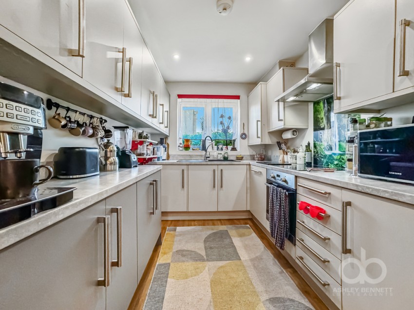 Images for Fox Field Close, West Thurrock, RM20 3AQ